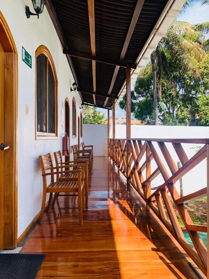 Hostal White House Galapagos Puerto Ayora  Zewnętrze zdjęcie