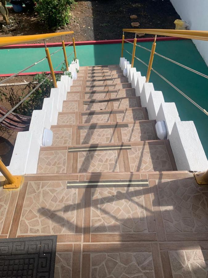 Hostal White House Galapagos Puerto Ayora  Zewnętrze zdjęcie