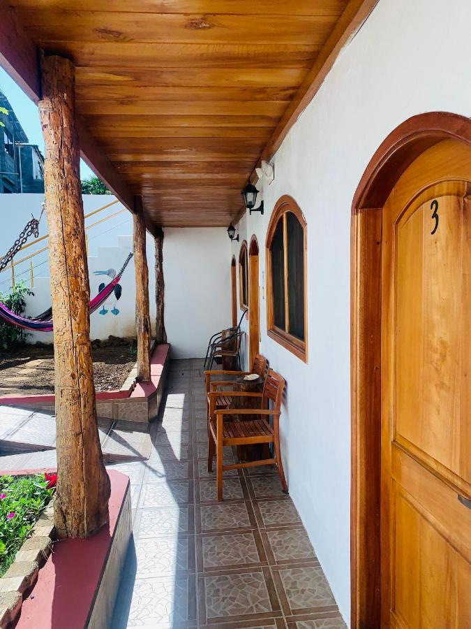 Hostal White House Galapagos Puerto Ayora  Zewnętrze zdjęcie