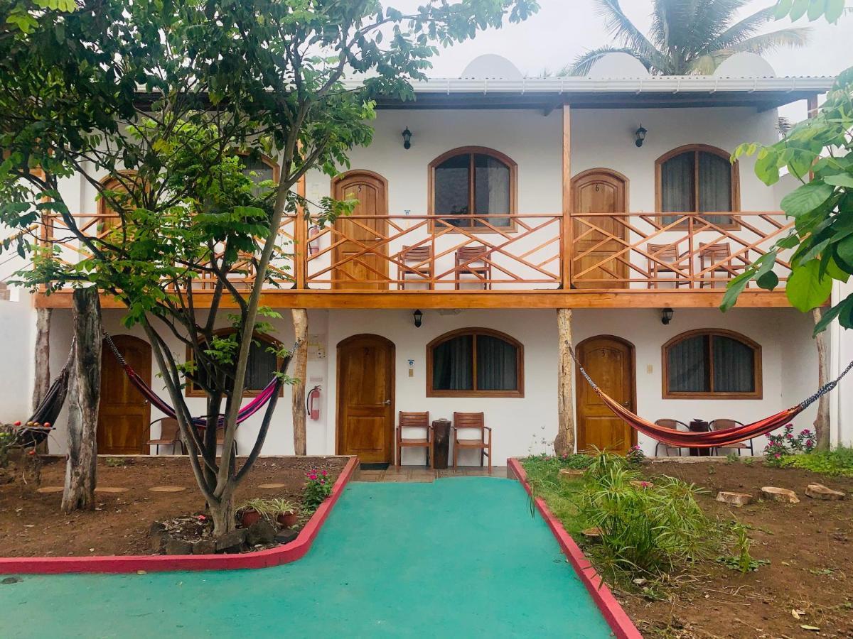 Hostal White House Galapagos Puerto Ayora  Zewnętrze zdjęcie
