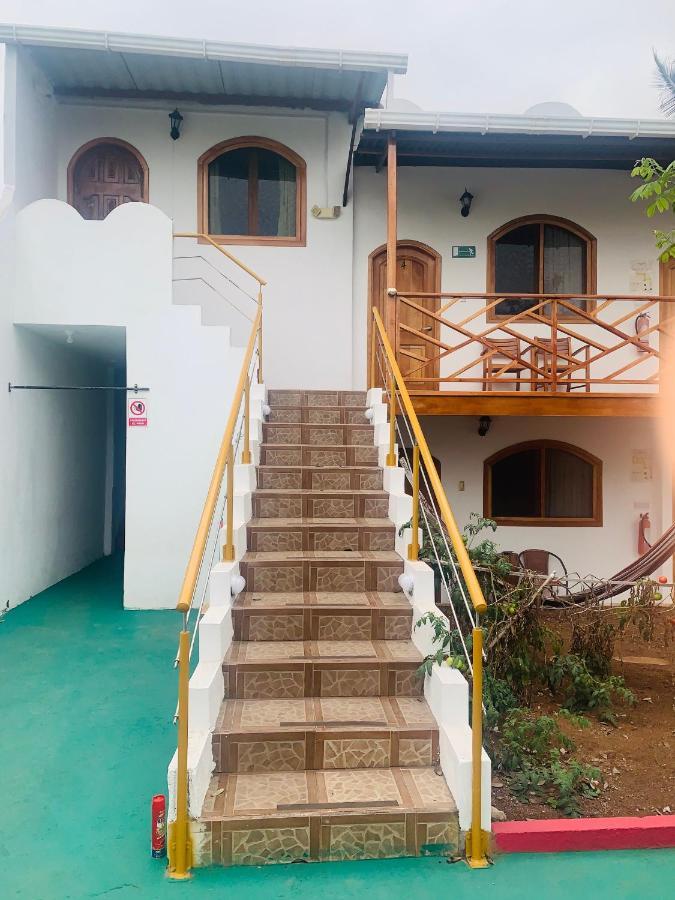 Hostal White House Galapagos Puerto Ayora  Zewnętrze zdjęcie