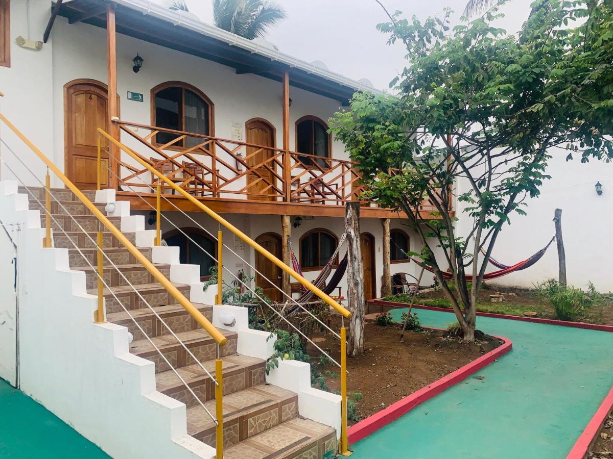 Hostal White House Galapagos Puerto Ayora  Zewnętrze zdjęcie