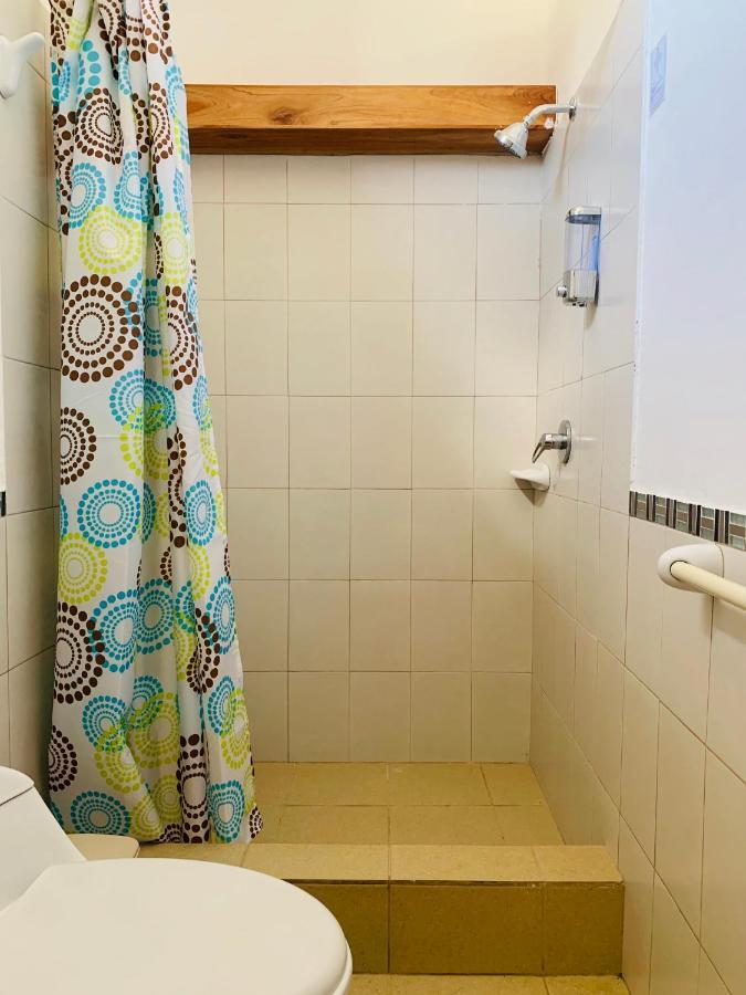 Hostal White House Galapagos Puerto Ayora  Zewnętrze zdjęcie