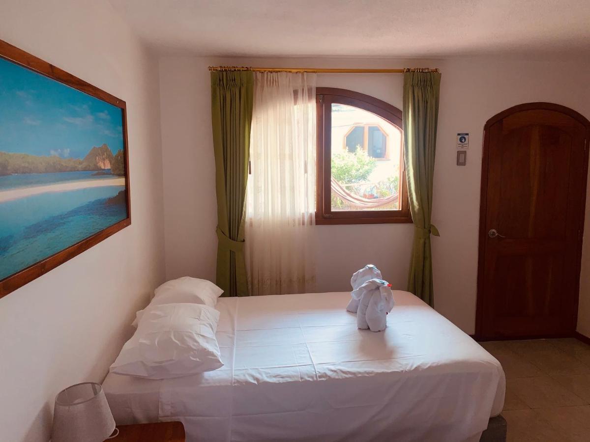 Hostal White House Galapagos Puerto Ayora  Zewnętrze zdjęcie