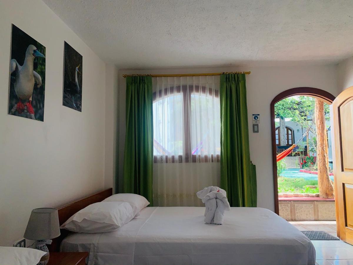Hostal White House Galapagos Puerto Ayora  Zewnętrze zdjęcie