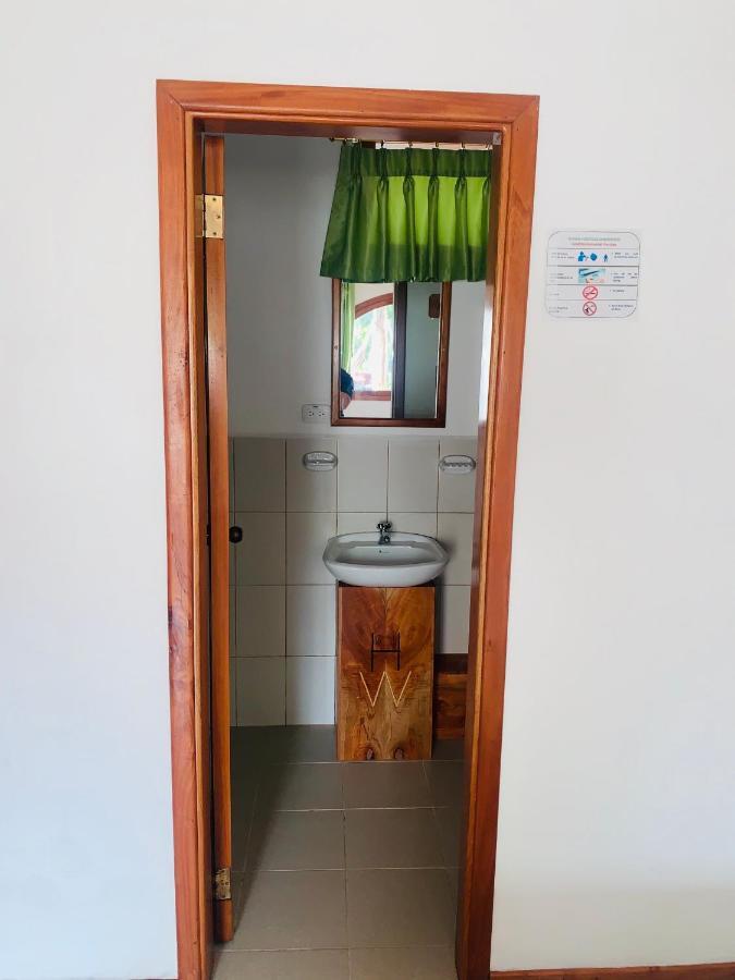 Hostal White House Galapagos Puerto Ayora  Zewnętrze zdjęcie