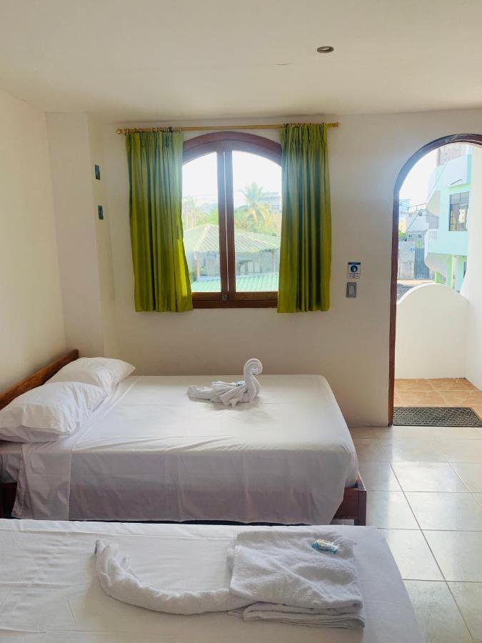 Hostal White House Galapagos Puerto Ayora  Zewnętrze zdjęcie