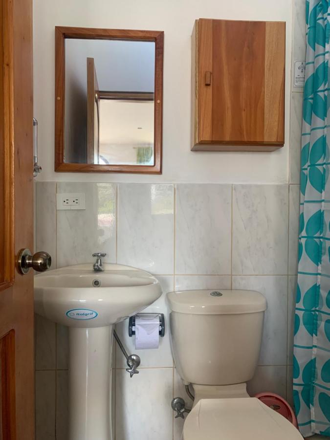 Hostal White House Galapagos Puerto Ayora  Zewnętrze zdjęcie