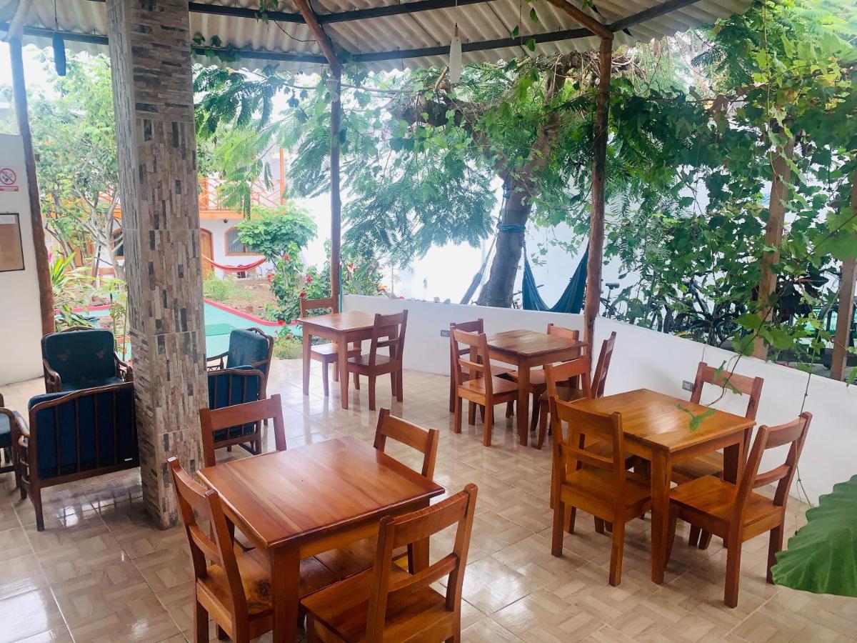 Hostal White House Galapagos Puerto Ayora  Zewnętrze zdjęcie