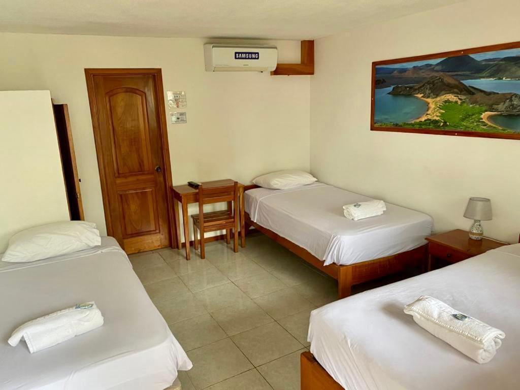 Hostal White House Galapagos Puerto Ayora  Zewnętrze zdjęcie