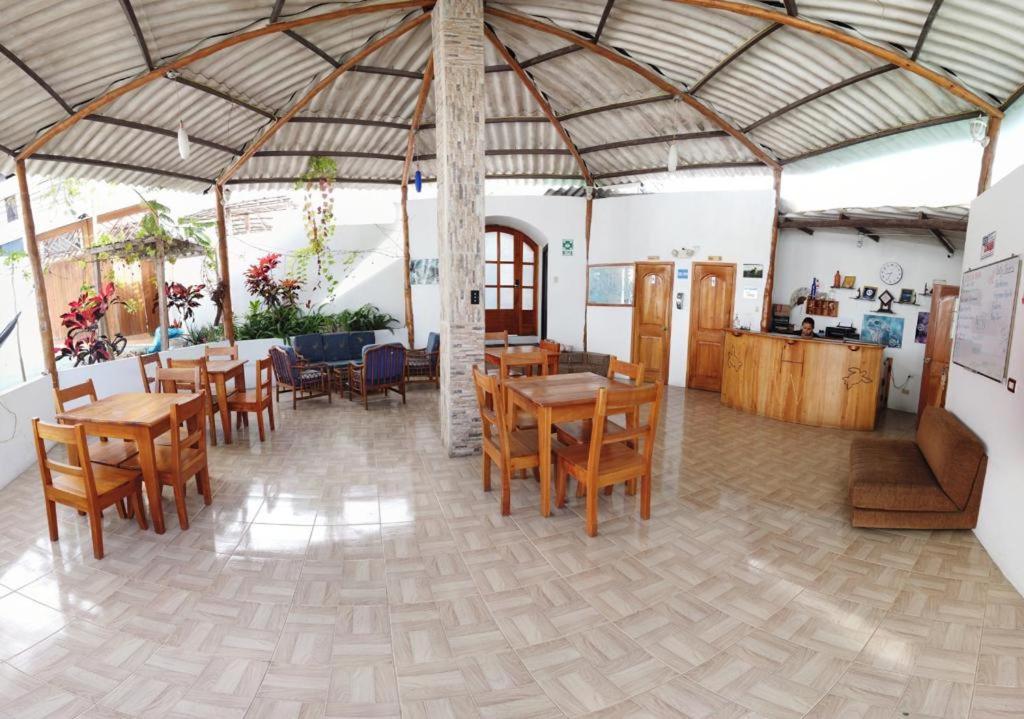 Hostal White House Galapagos Puerto Ayora  Zewnętrze zdjęcie