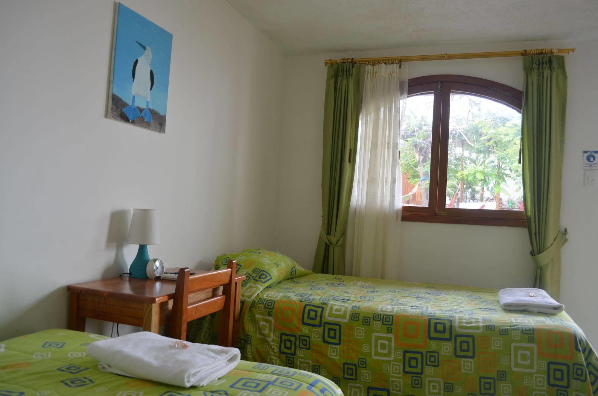 Hostal White House Galapagos Puerto Ayora  Zewnętrze zdjęcie