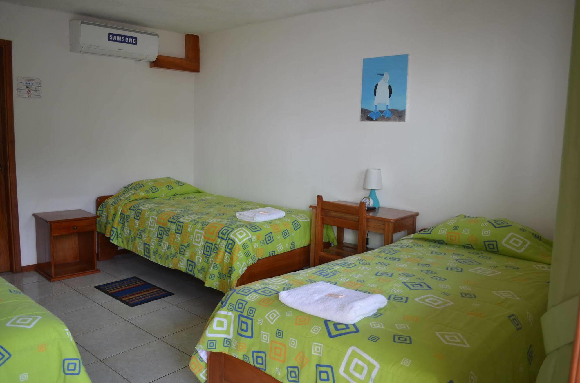 Hostal White House Galapagos Puerto Ayora  Zewnętrze zdjęcie