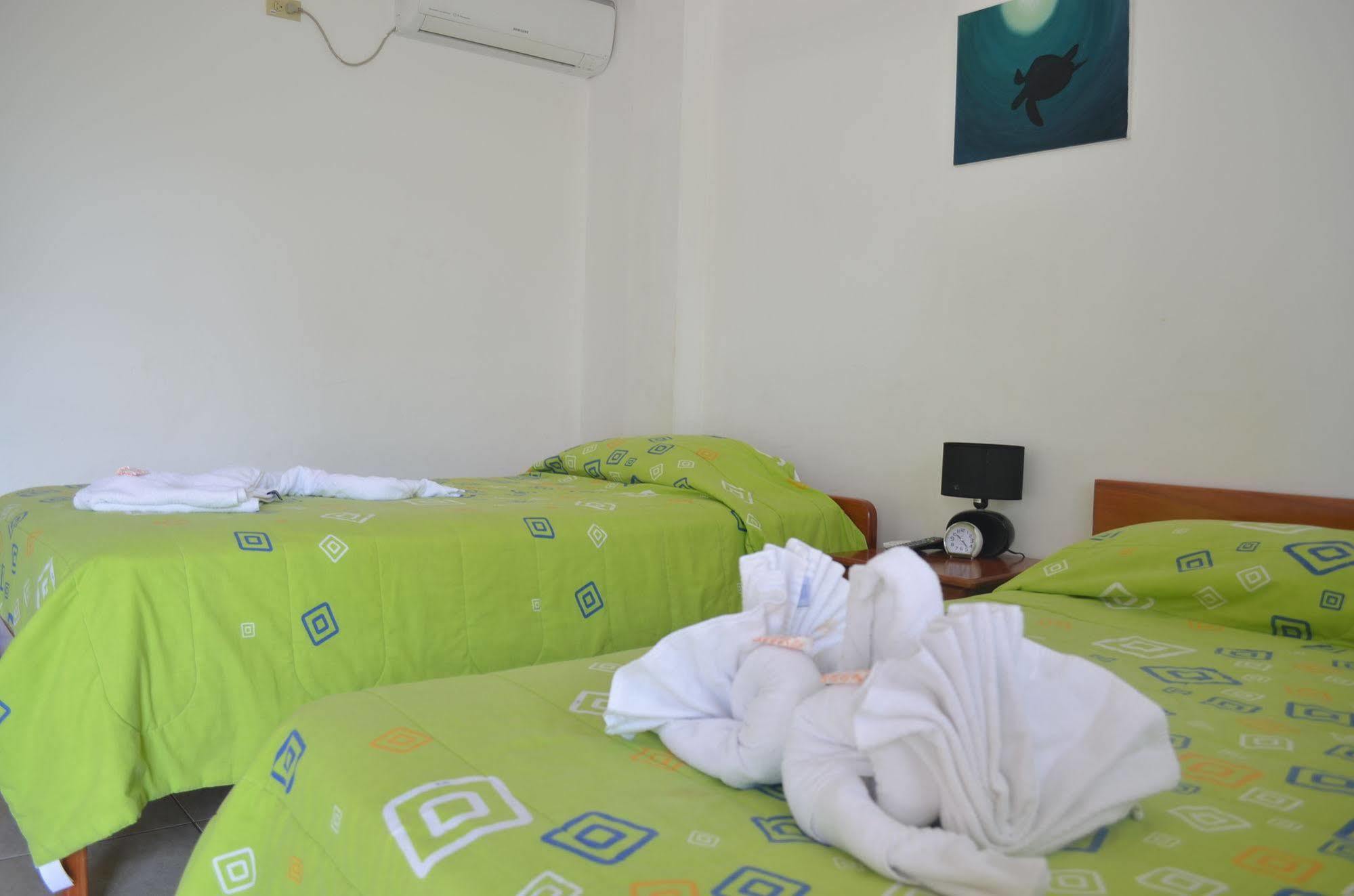 Hostal White House Galapagos Puerto Ayora  Zewnętrze zdjęcie