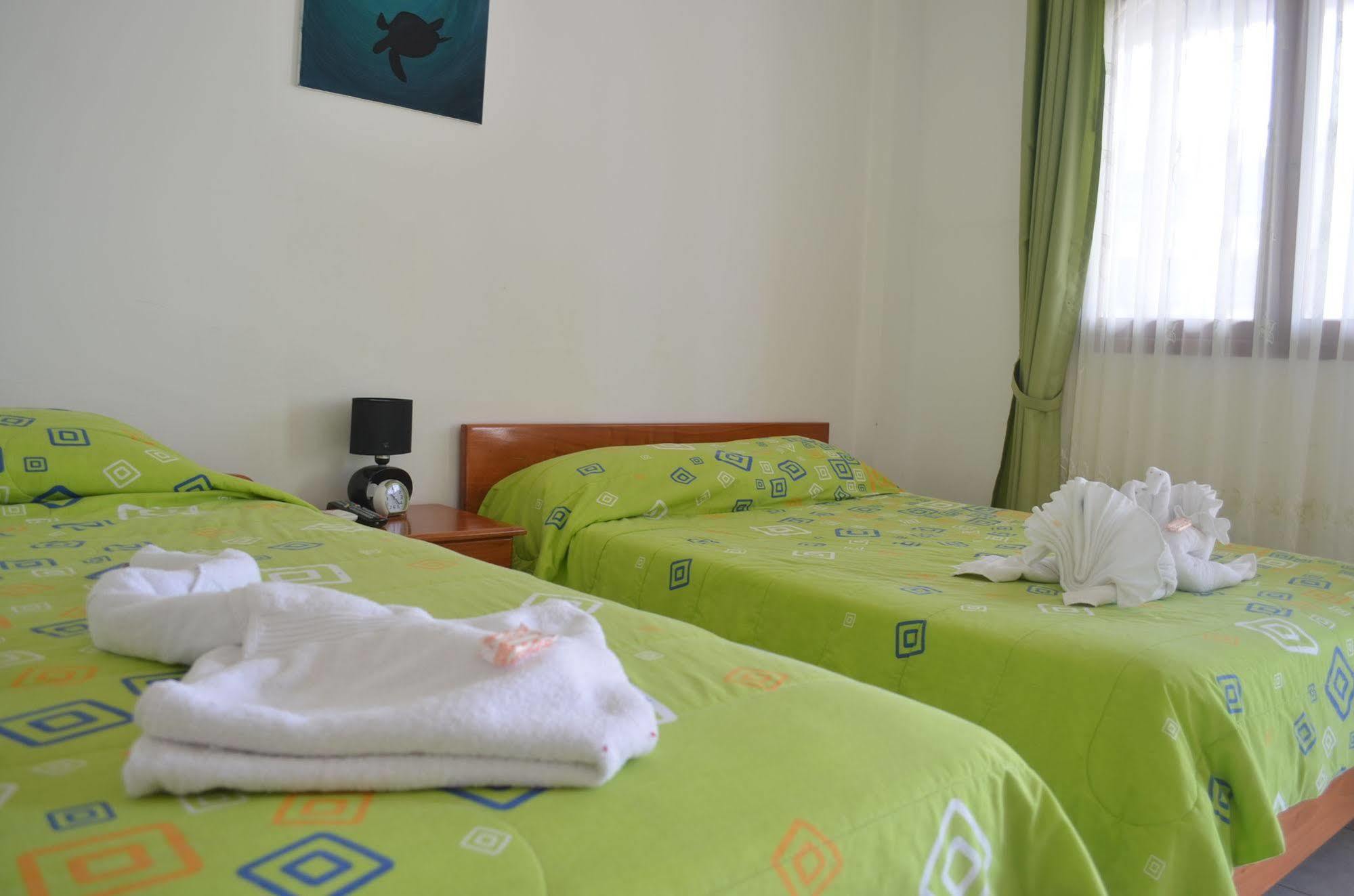 Hostal White House Galapagos Puerto Ayora  Zewnętrze zdjęcie