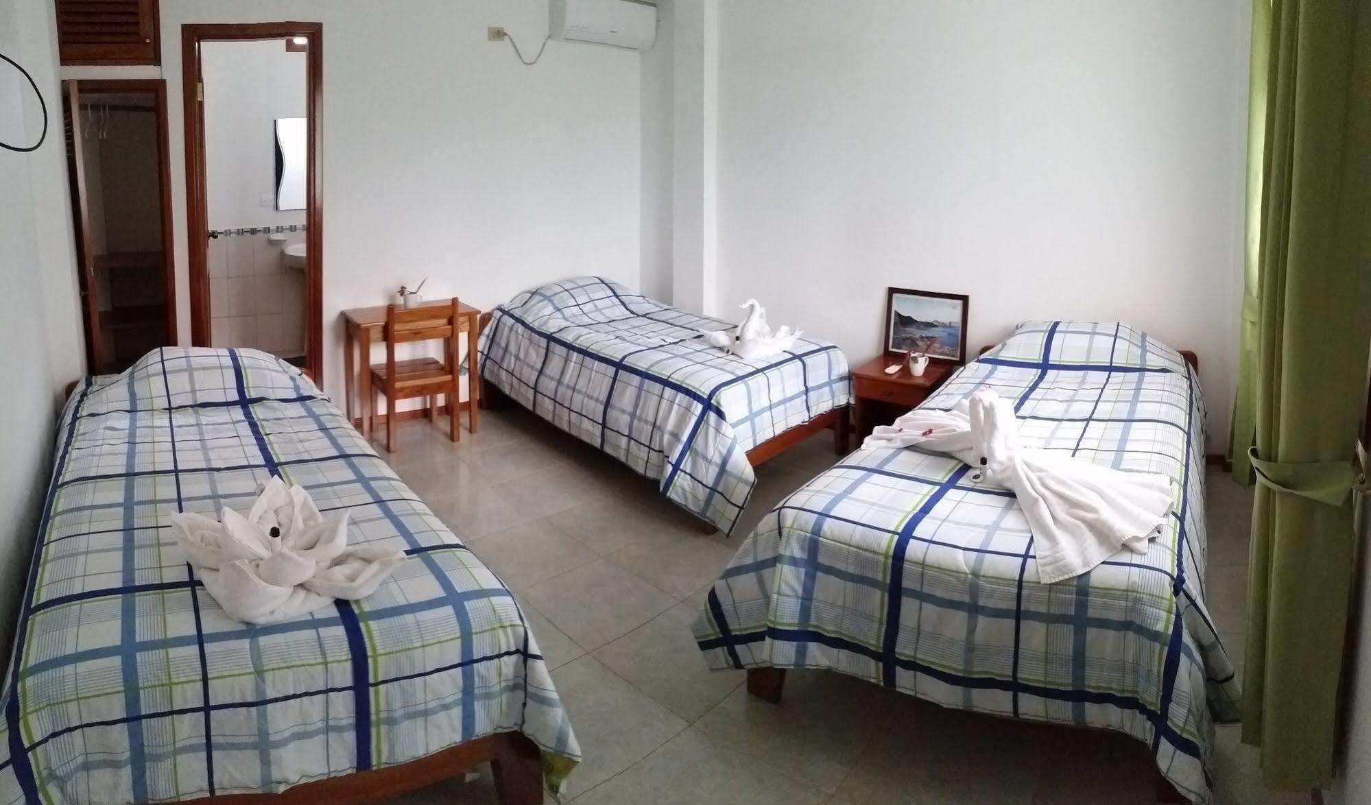 Hostal White House Galapagos Puerto Ayora  Zewnętrze zdjęcie