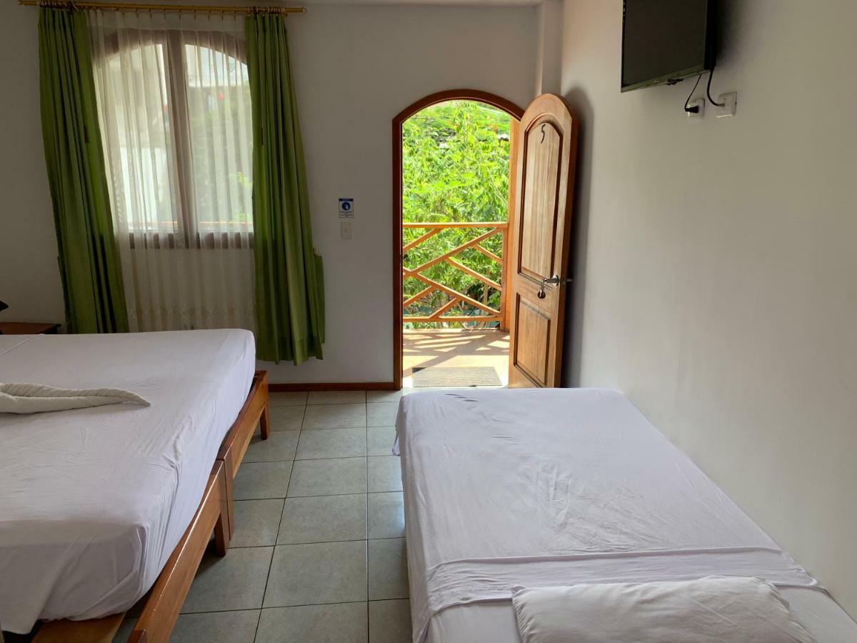 Hostal White House Galapagos Puerto Ayora  Zewnętrze zdjęcie