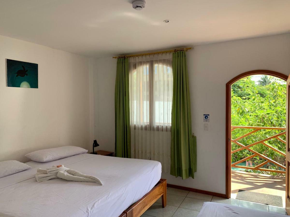Hostal White House Galapagos Puerto Ayora  Zewnętrze zdjęcie